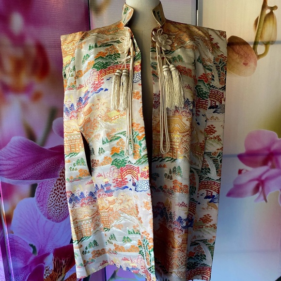 Sakamota Chinese embroidered cape-let - Picture 1 of 8